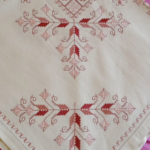 Authentic Handmade Karsaniko Tablecloth Lefkada vintage, excellent condition