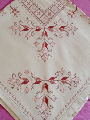 Handmade tablecloth with Lefkadian embroidery like new, cotton fabric