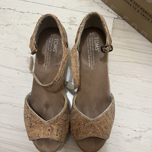 Toms high espadrilles new, beige