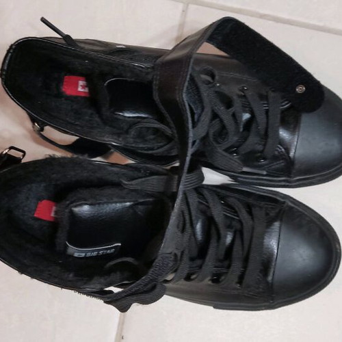 Big Star sneakers black high with fleece lining like new, size 39