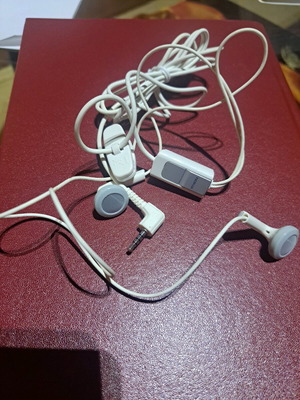 Nokia hand's free headphones genuine new unused
