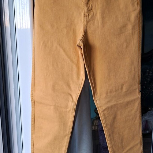 Jennyfer women's pants mustard size Mideum like new