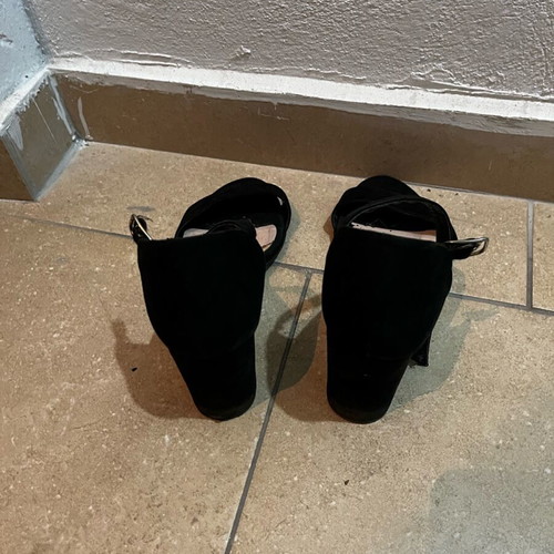 Migato women's sandals size 39 like new, black
