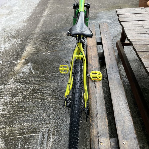 Merida mountain bike like new with 3 discs and 8 speeds