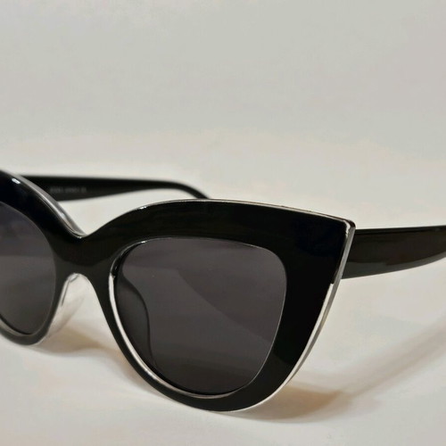Sunglasses like new, black with fabric case
