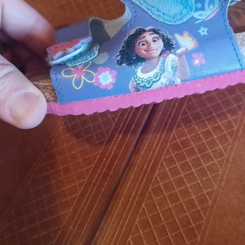 Encanto kids summer sandals size 25 like new, purple