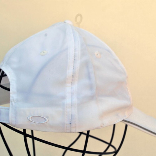 Oakley white unisex hat new with tags