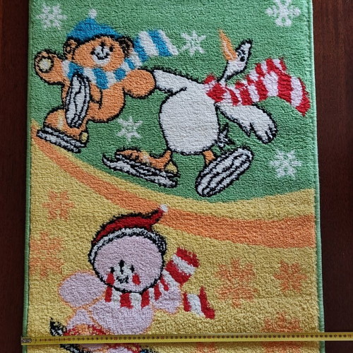 Children's rugs set of 2 like new, ideal for kids' room