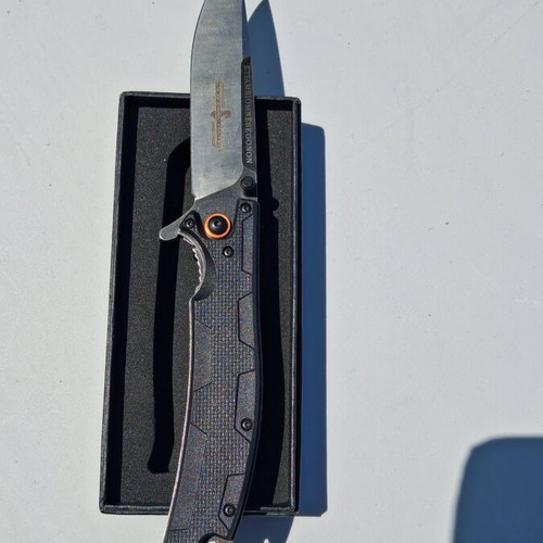 Folding knife new and very nice