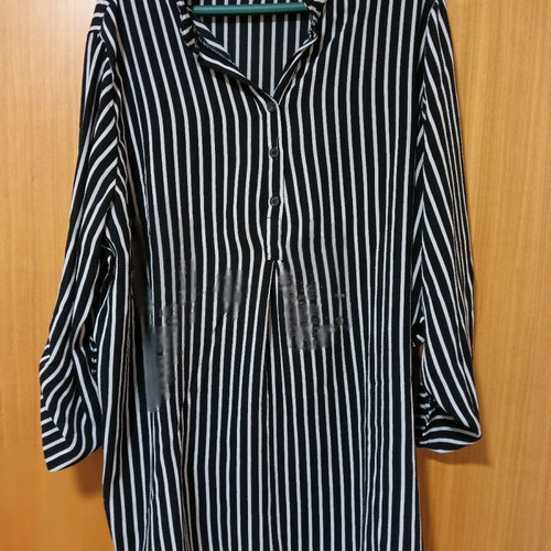 Black and white shirt One Size like new