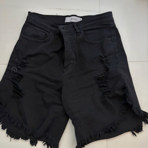Zoya shorts with rips black like new, size S