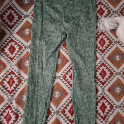 Admiral women's sports leggings with abstract pattern, like new