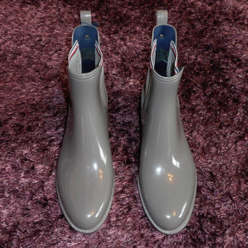 Tommy Hilfiger gray glossy rubber boots new, size 42, waterproof
