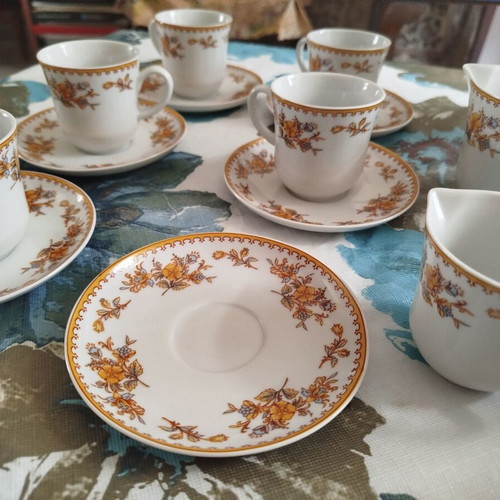 Serving set 27 pieces like new