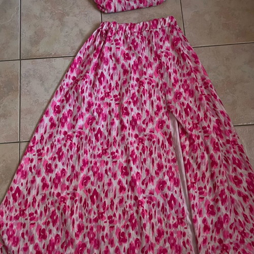 Modern fuchsia floral maxi skirt and strapless top like new