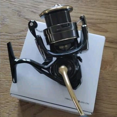 Daiwa 19 Ballistic LT 4000-CXH like new