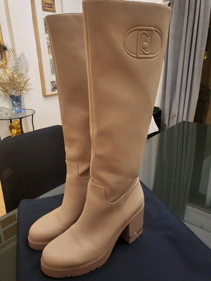 Liu Jo boots beige like new, comfortable, size 40