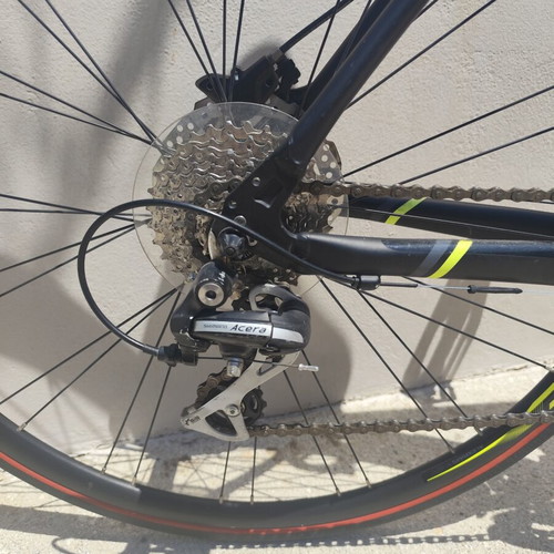 Merida Speeder 100 Urban Bicycle like new, 24-speed, carbon fork