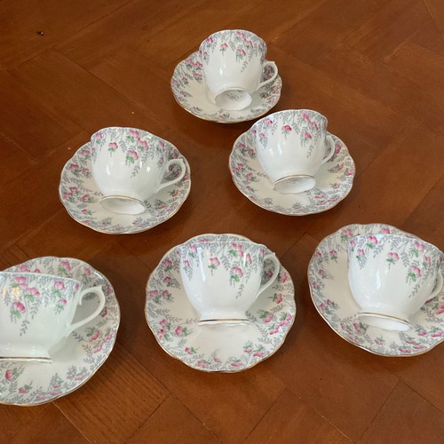 Royal Albert tea set 1940, like new, 12-piece bone china