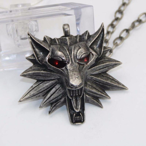 The Witcher 3 Wild Hunt Pendant like new, wolf design