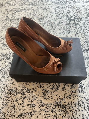 Massimo Dutti women's suede pumps size 37 like new, brown