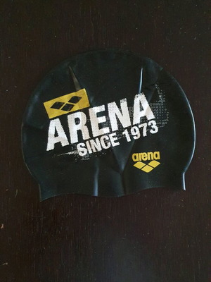 Arena swimming cap like new, barely used