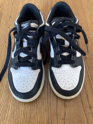 Nike Dunk Low used athletic shoes size 33.5 black