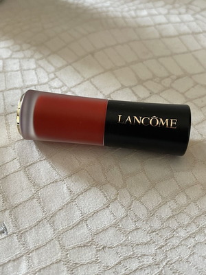 Lancôme L'Absolu Rouge Drama Ink υγρό κραγιόν, απόχρωση 525 French Bisou