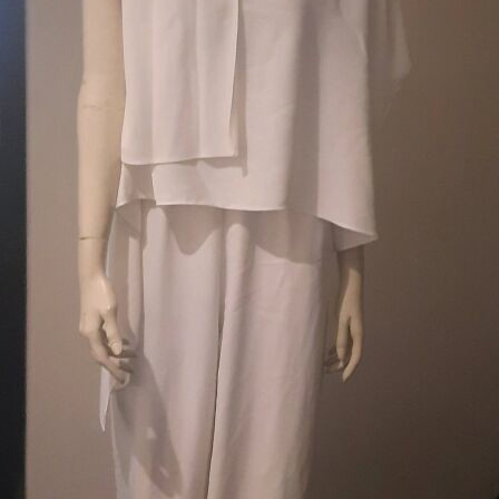 Women's jumpsuit like new, white, one-shoulder, size M