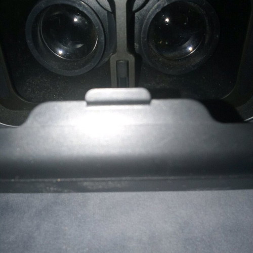 VR SHINECON VR headset for mobile with built-in headphones like new