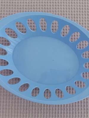 Bread box made of hard plastic used, in very good condition
