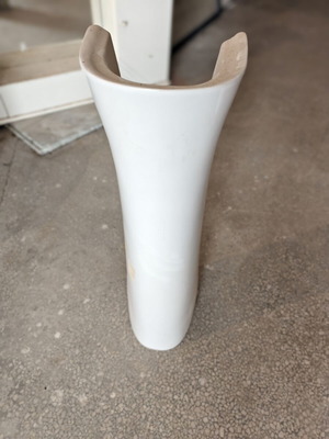 Bathroom sink with porcelain column, new