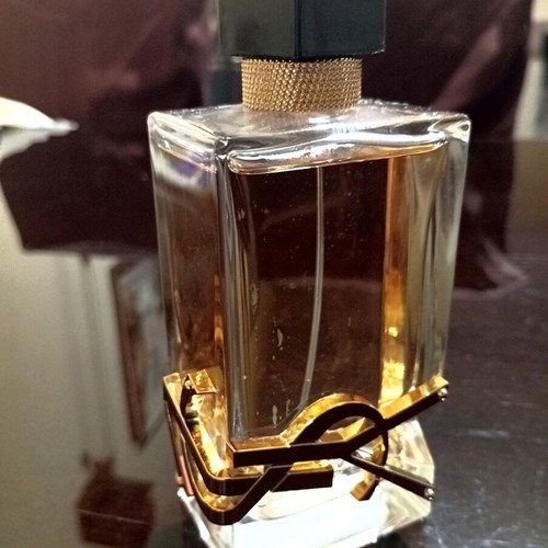 Ysl Libre Eau de Parfum 90ml like new with minor bottle defect