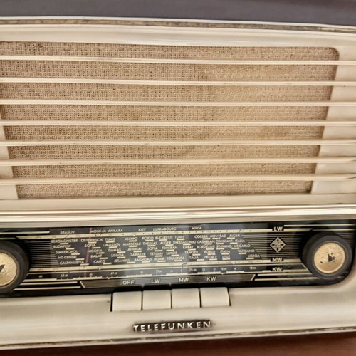Telefunken Superheterodyne D 647 B vintage radio used