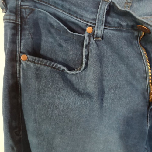 Wrangler jeans size 31 soft fabric slim fit like new