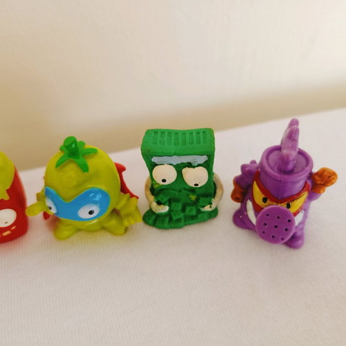 Collectible pack of 6 Grossery Gang, SuperZings and Trash Pack figures used