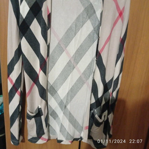 Burberry spring cardigan like new, beige and red, size M