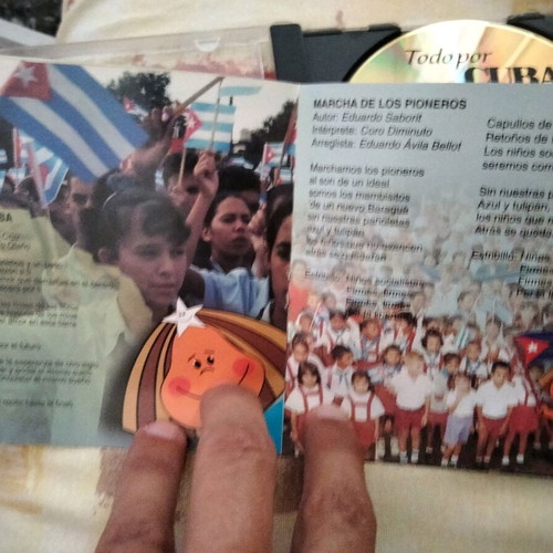 Todo por Cuba collectible CD like new, folk