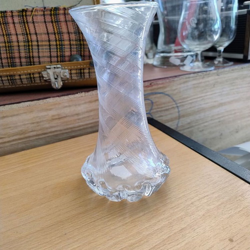 Decorative vase used, height 17.8 cm, diameter 7.6 cm, K9