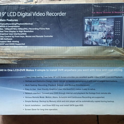 Digital video recorder with 19-inch screen 8 channels new