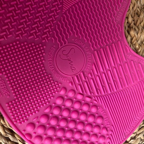 Sigma silicone brush cleaning mat like new