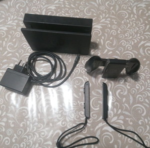Μειωση για σήμερα μονο. Nintendo Switch Docking Station + Adapter + Joy con grip + 2