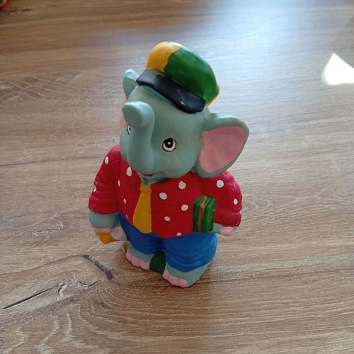 Decorative elephant figurine new, height about 10cm