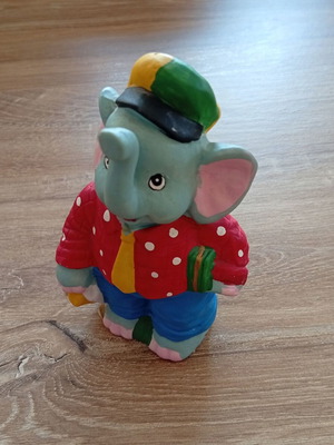 Decorative elephant figurine new, height about 10cm