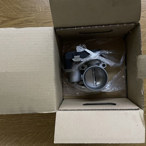 Hitachi Throttle Body 250 8520 New for VW Audi Seat Skoda