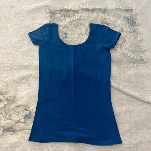 Alcott blue blouse, regular length, scoop neck