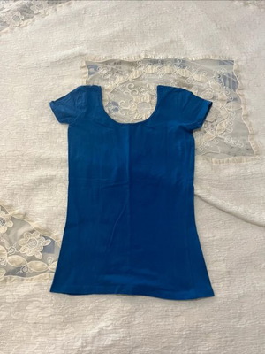 Alcott blue blouse, regular length, scoop neck