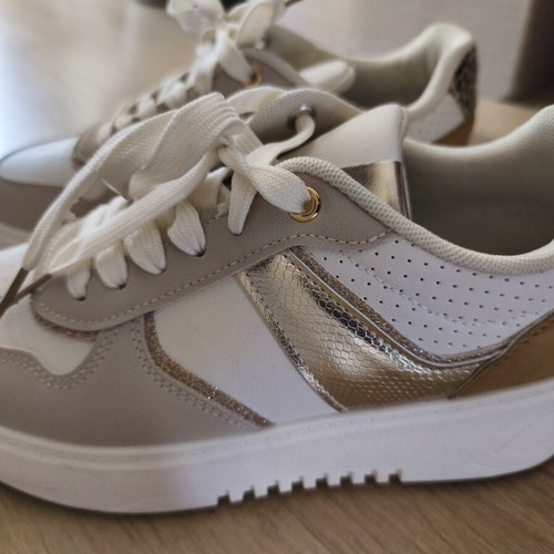 Jomix Shoes Athletic Sneakers like new, white and gold, size 38