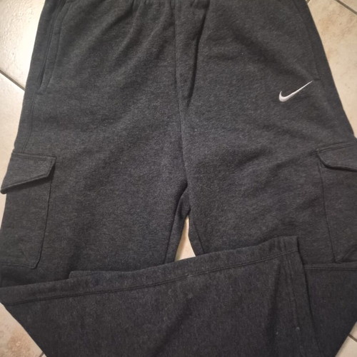 Nike Sportswear Club Fleece gray sweatpants size XL for teens 13-15 years