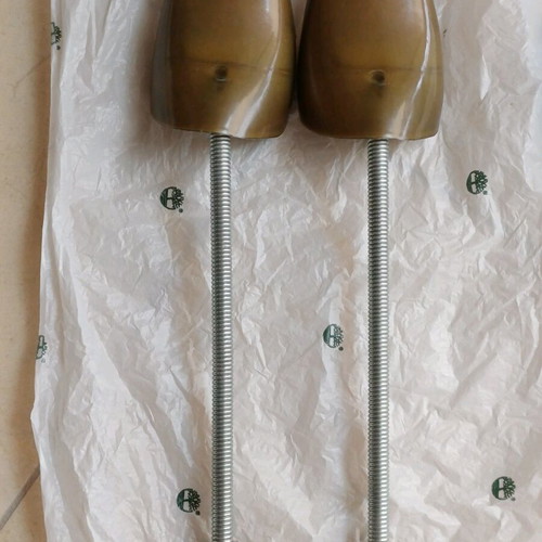 Plastic Shoe Trees like new, 2 green pairs and 1 brown pair
